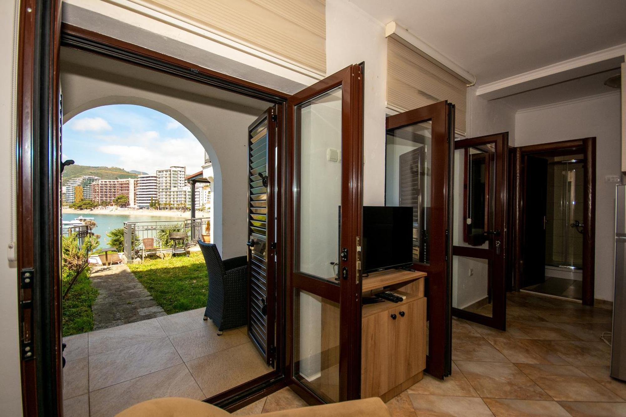 Sea Pearl Apartments Rafailovici Exterior photo